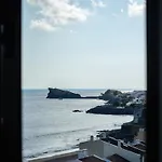 Daire Regatta - Beachfront And Sea Views *