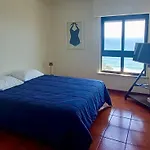 Regatta - Beachfront And Sea Views Daire