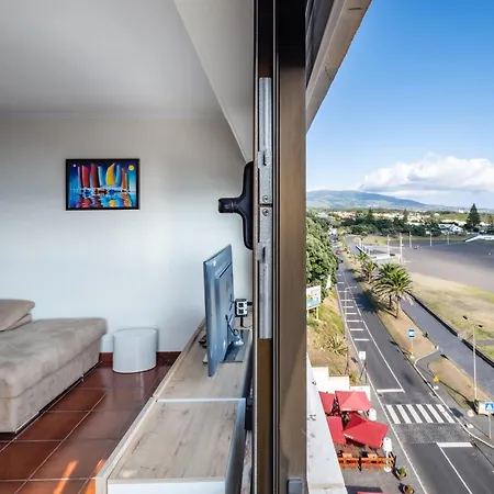 Regatta - Beachfront And Sea Views *