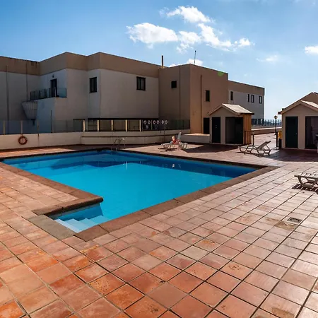 Regatta - Beachfront And Sea Views Apartment *